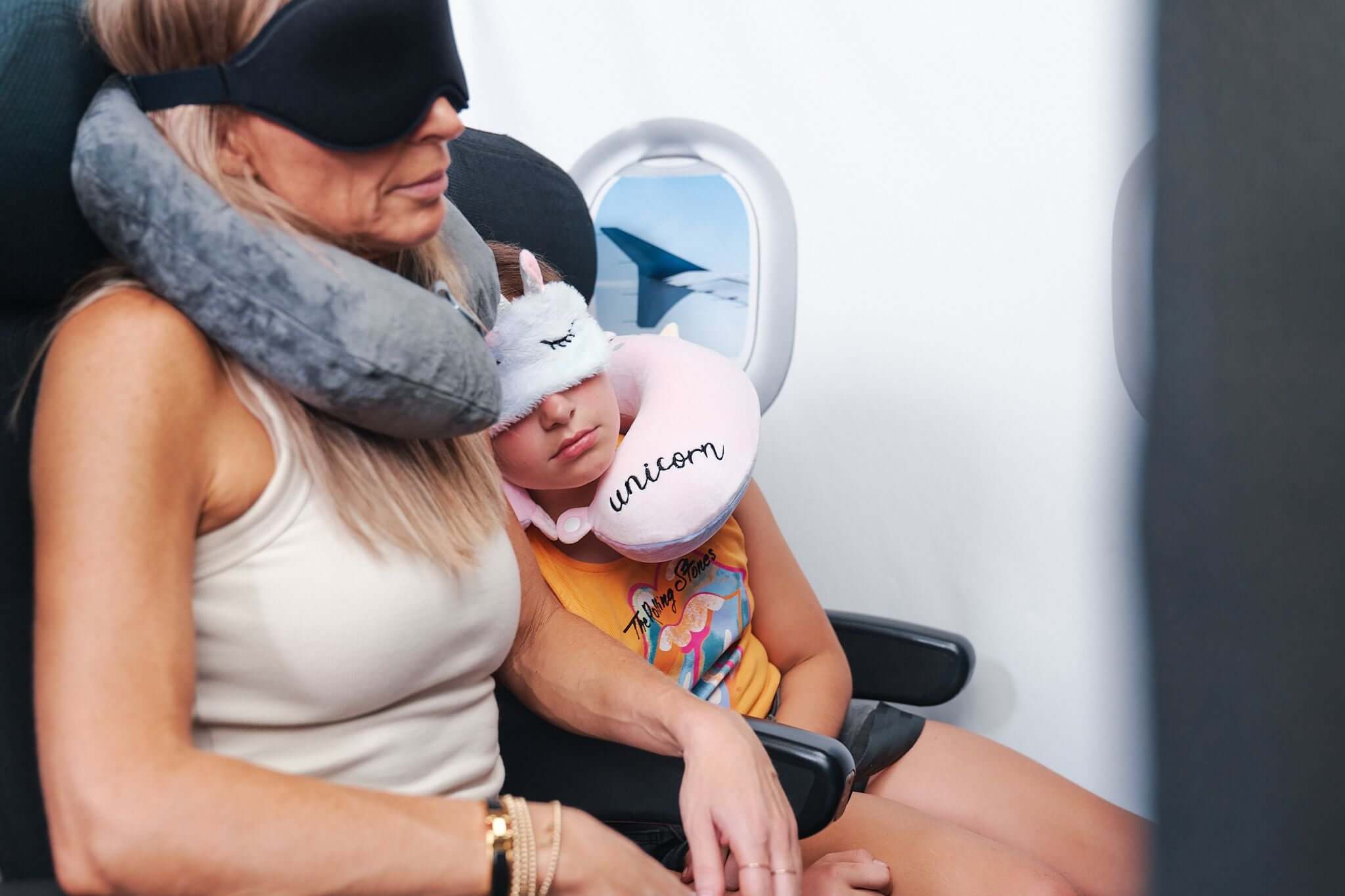 Luxe inflatable neck pillow deals